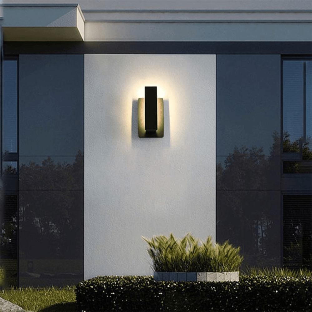Applique Outdoor Lamp Weather Resistant Energy Efficient - Medium
