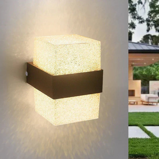 Éclat Outdoor Wall Light Natural Design Durable Construction - Square