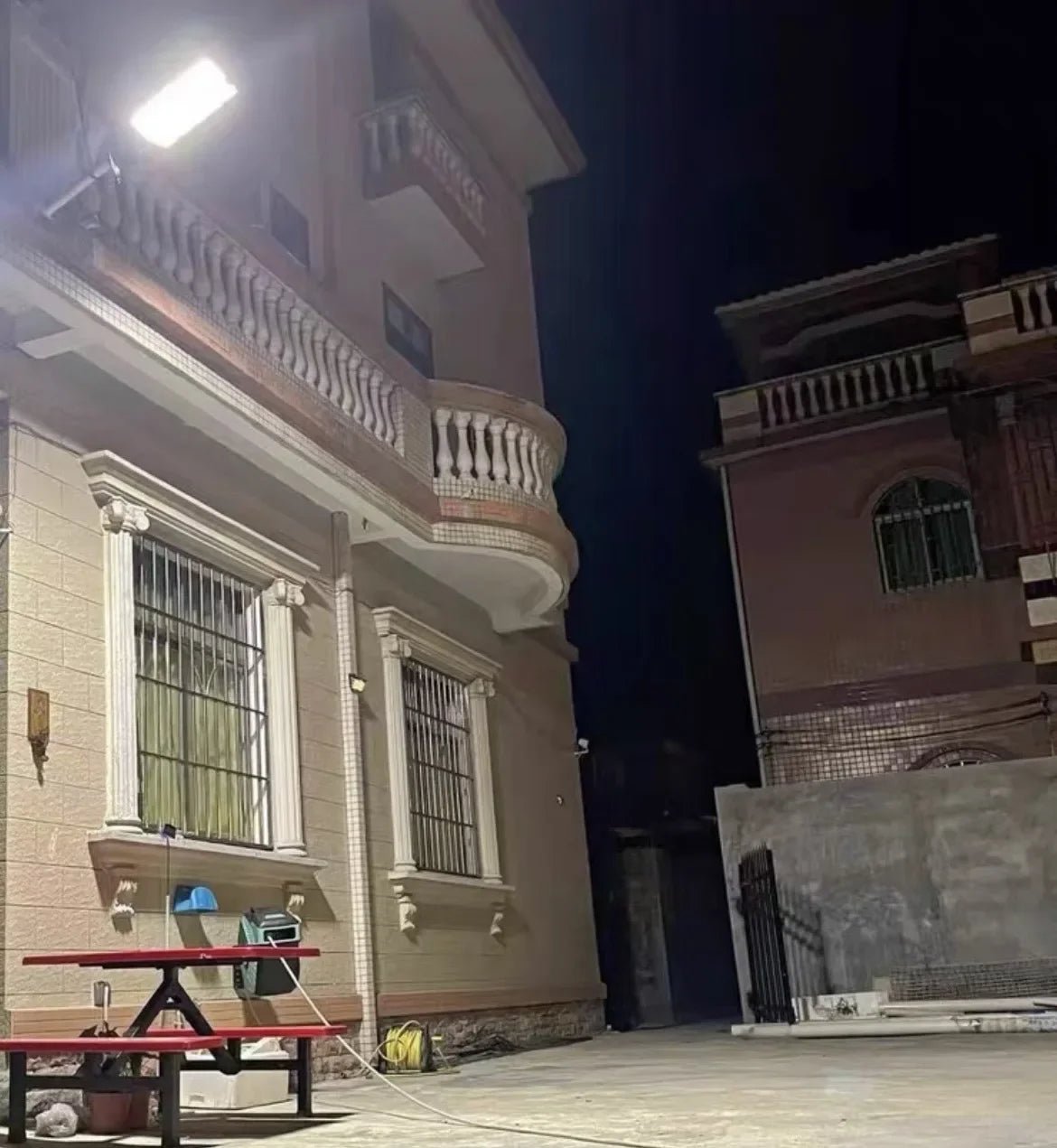 Solar LED Street & Wall Lamp – Motion Sensor - Duvelix